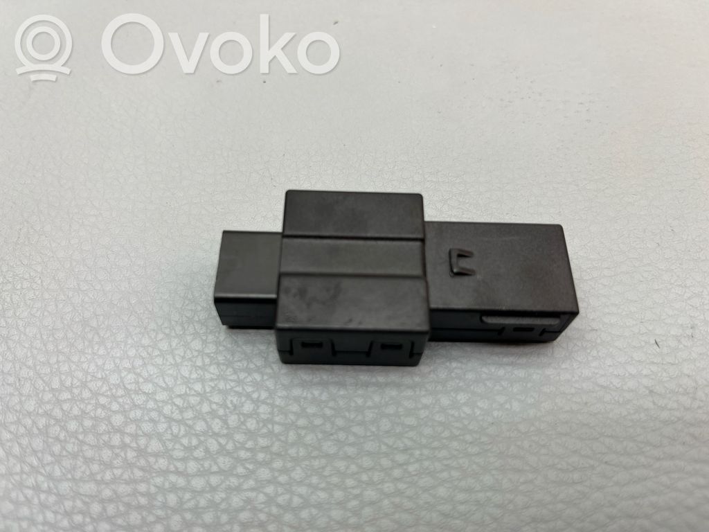 Volkswagen Tiguan Gniazdo / Złącze USB 