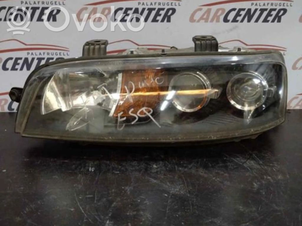 Fiat Punto (188) Lampa przednia 
