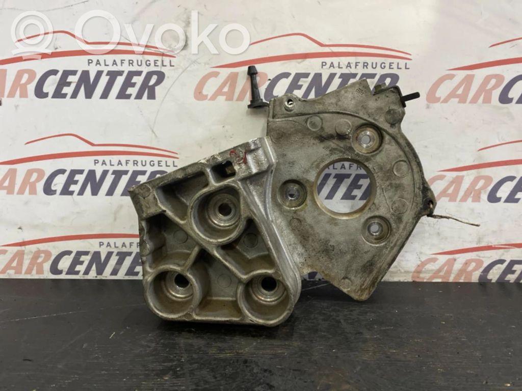 Renault Laguna II Engine mount bracket 