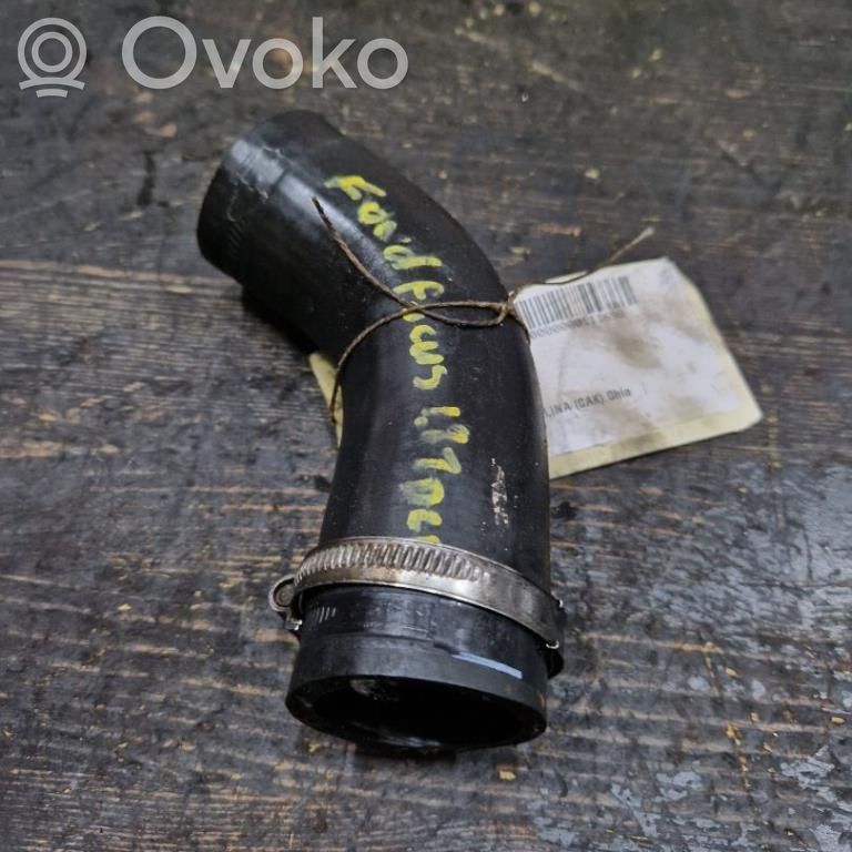 Oil fill pipe