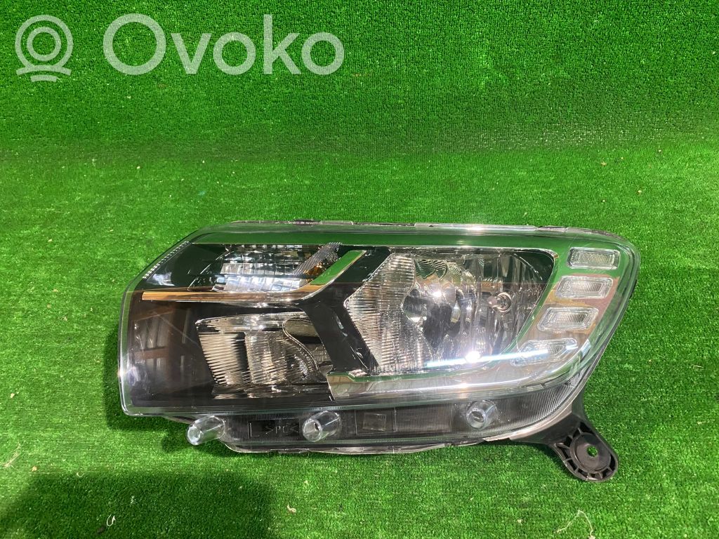 Dacia Sandero Headlight/headlamp 