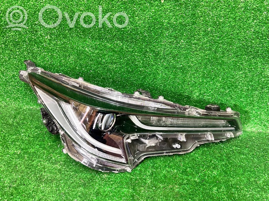 Headlight/headlamp   8111002S70