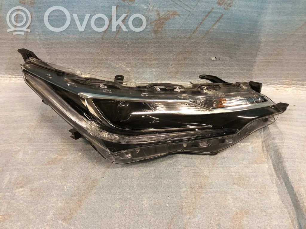 Toyota Corolla E160 E170 Scheinwerfer 