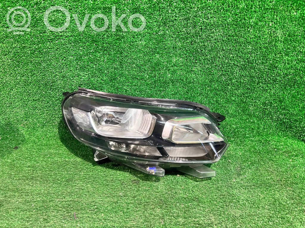Opel Vivaro Headlight/headlamp 
