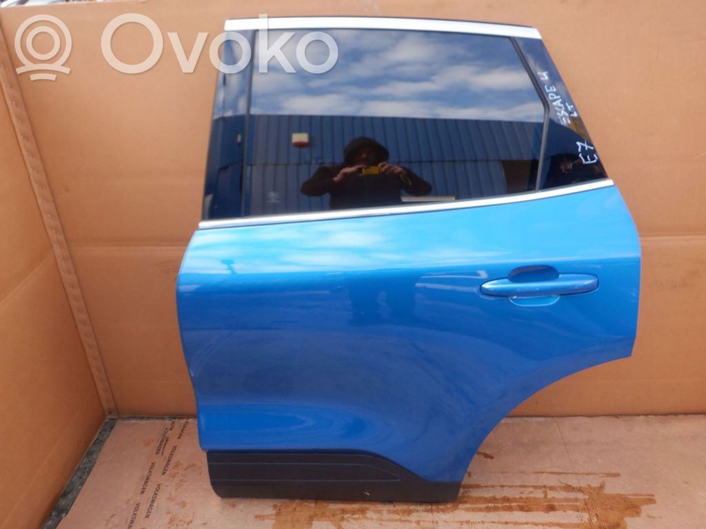 Ford Escape IV Puerta trasera 