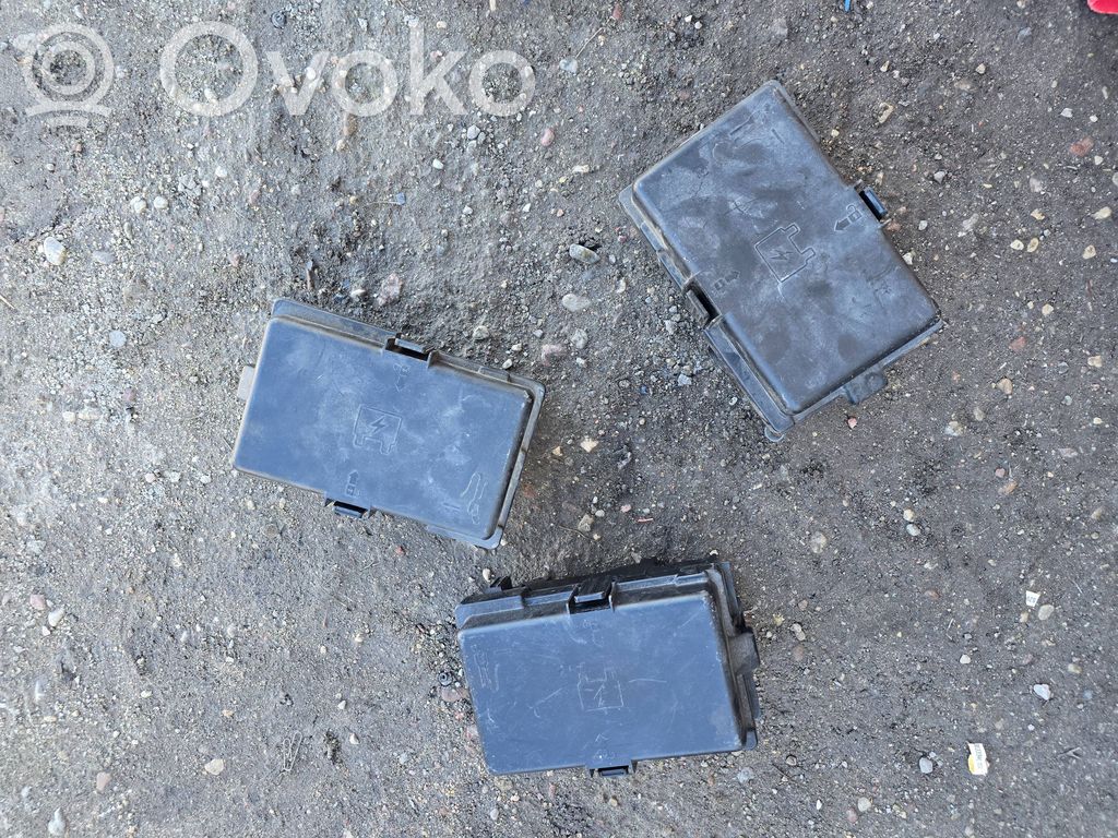 Блок предохранителей   68233193AD,657823763F