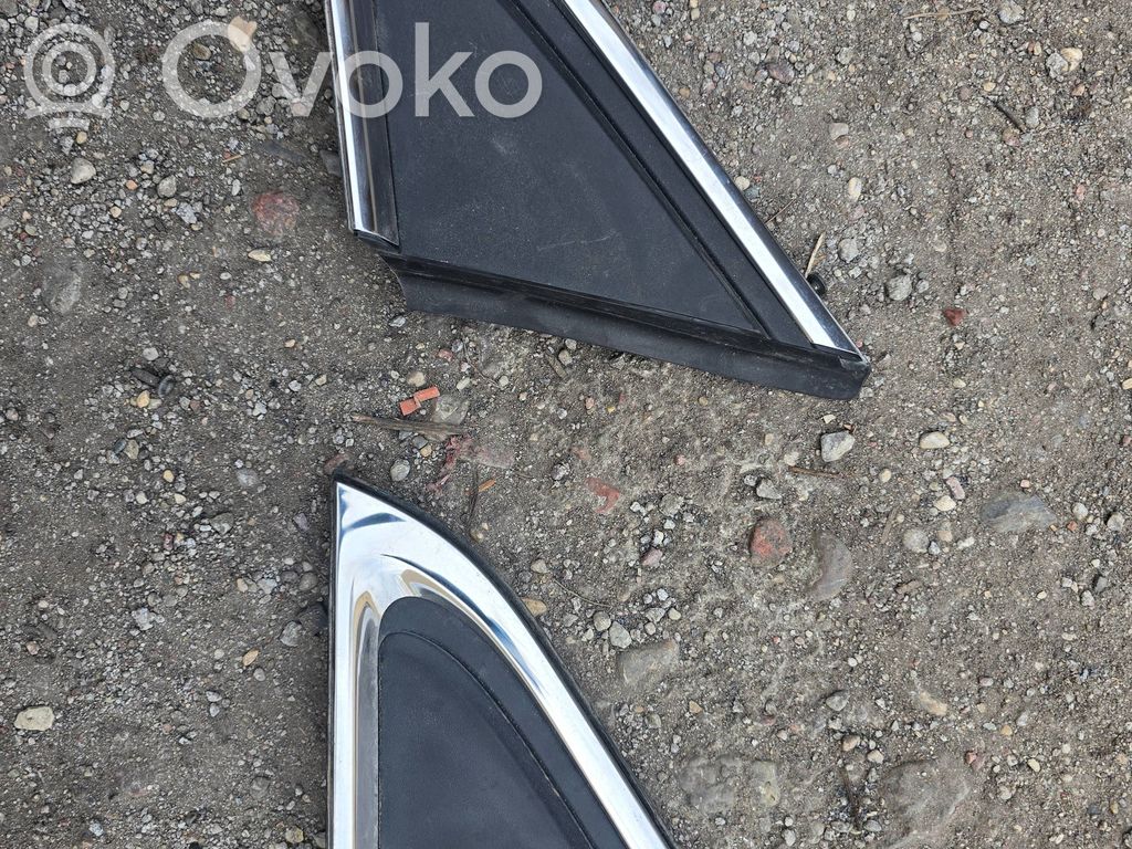 Apdaila sparno (moldingas)   FT4B17075AB,FT4B17075B