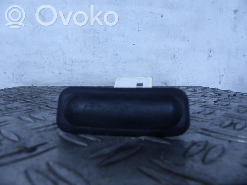 Tailgate opening switch   00006490CN