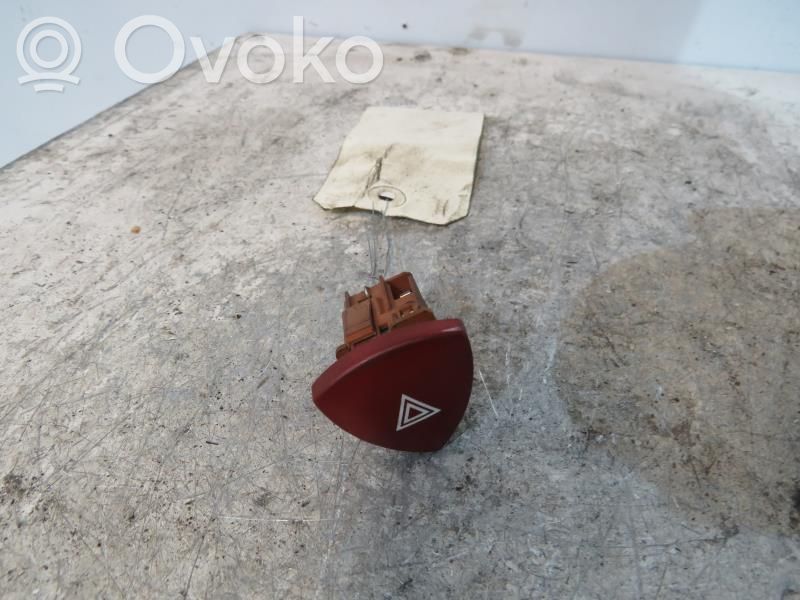 Citroen C8 Botón interruptor de luz de peligro 