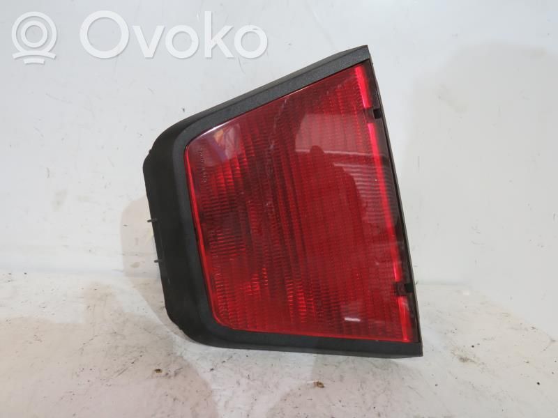 Third/center stoplight   6001546796