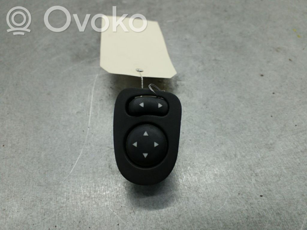 Wing mirror switch   735450611