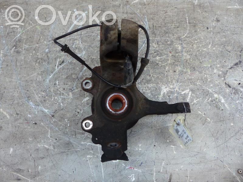Ford C-MAX I Achsschenkel vorne 
