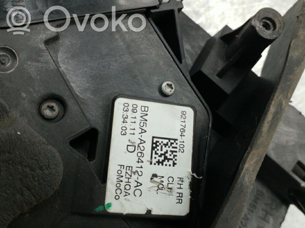 Rear door lock   2099457