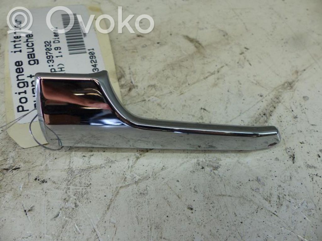 Front door interior handle