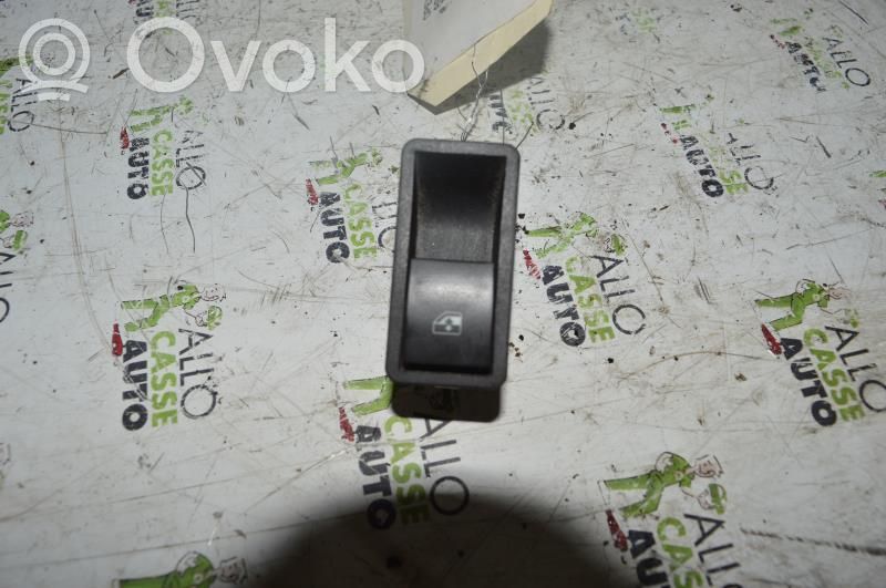 Electric window control switch   13228877