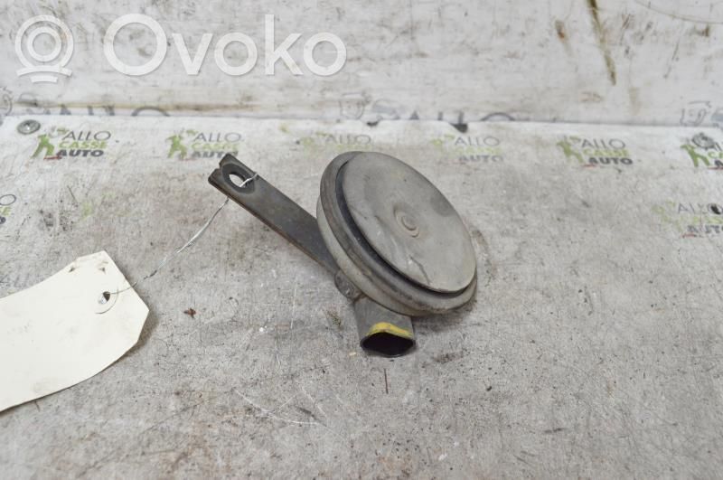 Opel Corsa C Garso signalas 