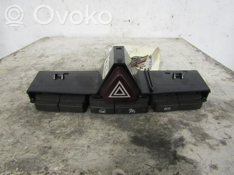 Opel Corsa D Botón interruptor de luz de peligro 