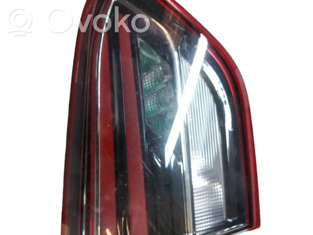 Opel Crossland X Takaluukun takavalot 