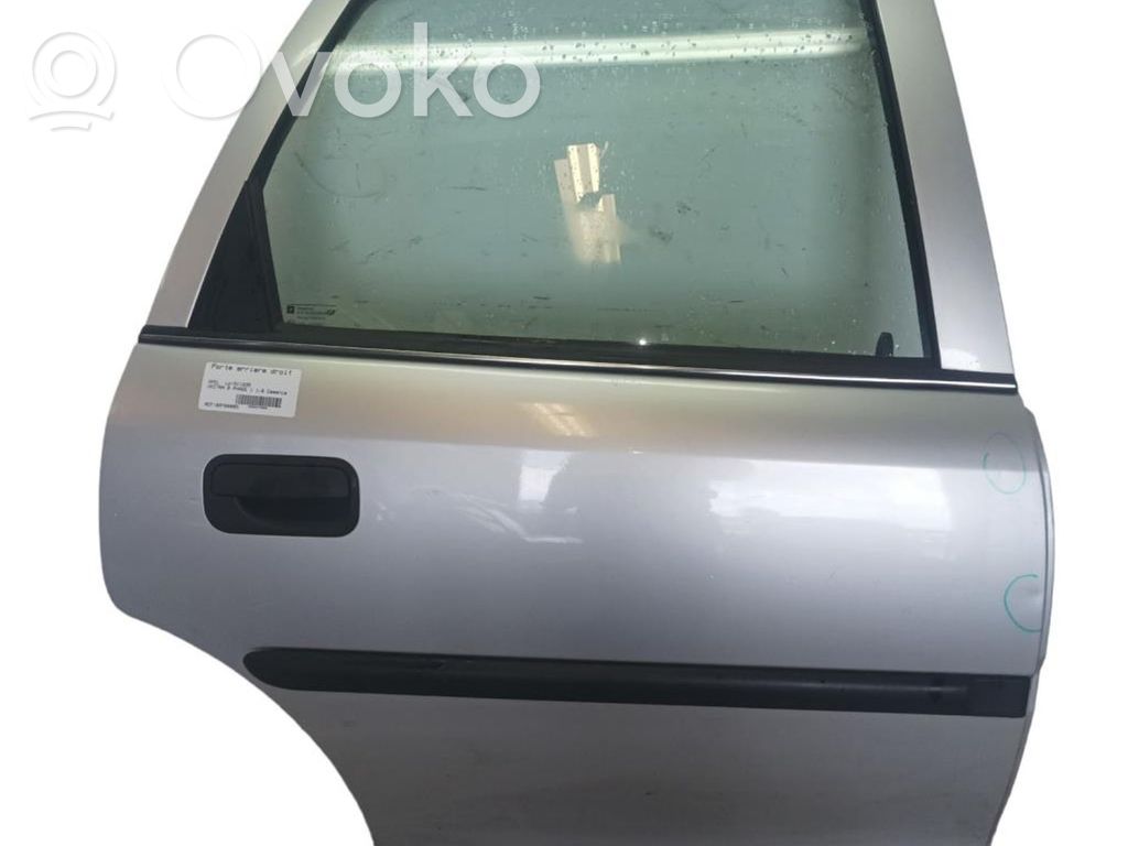 Opel Vectra B Puerta trasera 