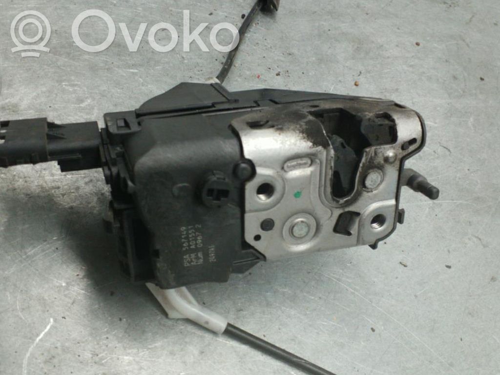 Front door lock   9800616780