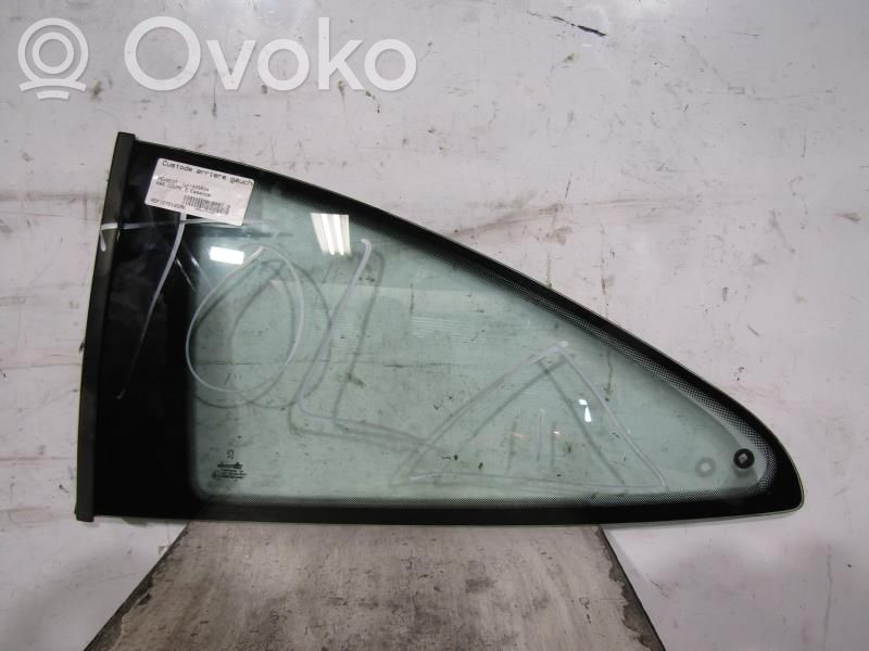 Peugeot 406 Vidrio lateral trasero 