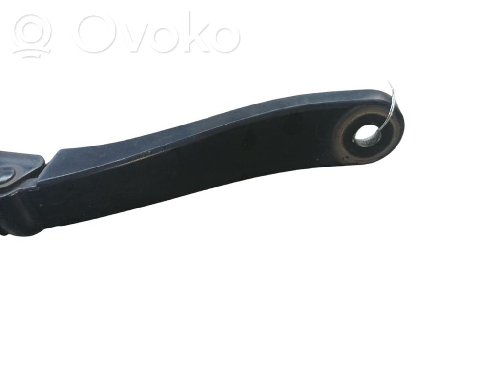 Peugeot Traveller Front wiper blade arm 