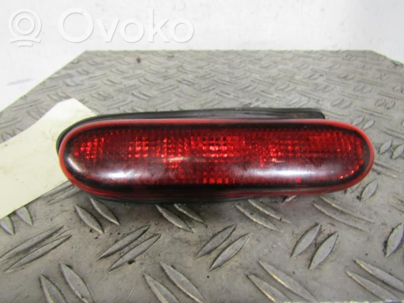 Kolmas/lisäjarruvalo   7700847733