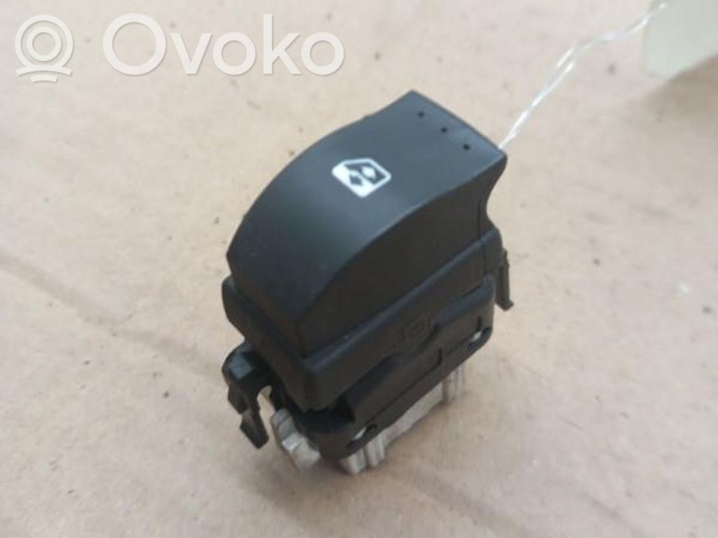Renault Clio II Electric window control switch 
