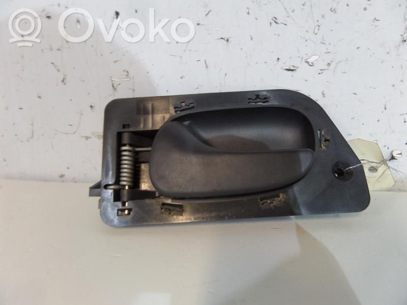 Manecilla interna puerta trasera   7700420092