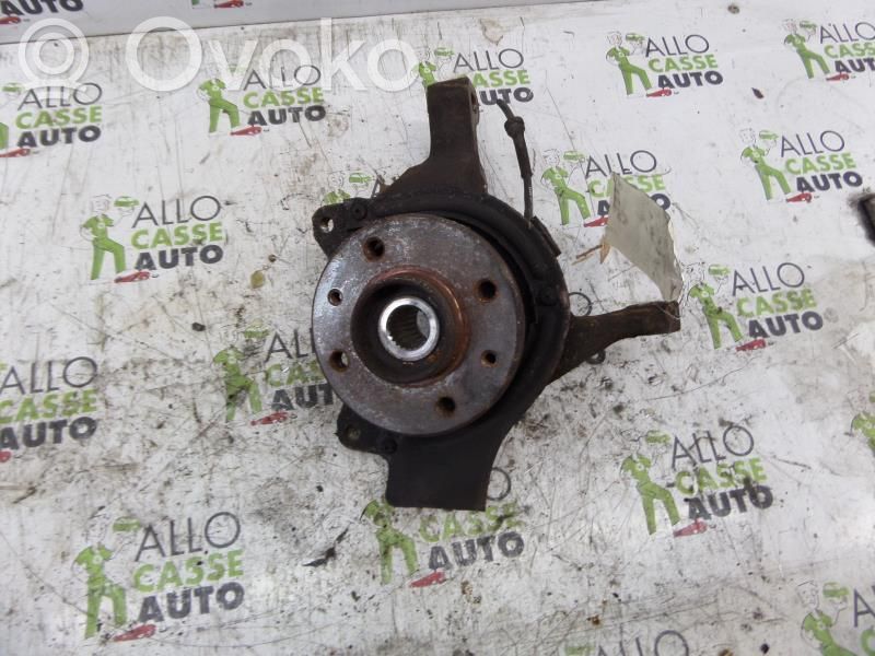 Renault Safrane Achsschenkel vorne 