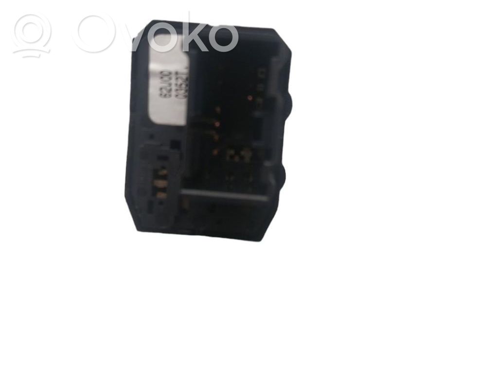 Wing mirror switch   3795062J01