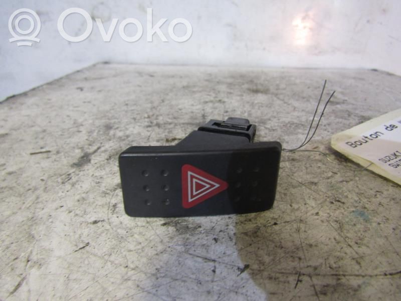 Botón interruptor de luz de peligro   3743062J00P4Z