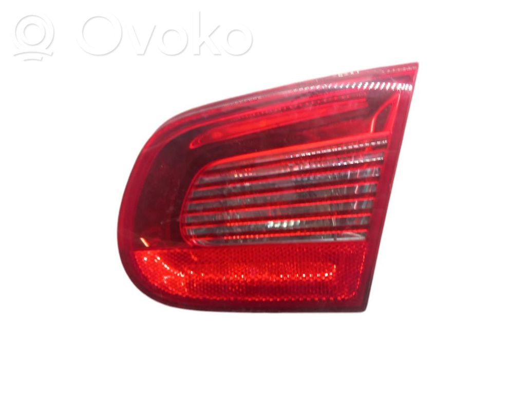 Tailgate rear/tail lights   1Q0945094