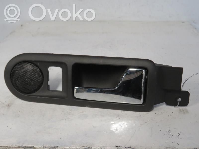 Volkswagen PASSAT B5.5 Manecilla interna puerta trasera 