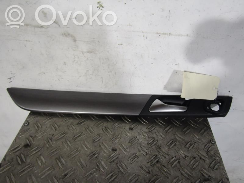 Volkswagen PASSAT B7 Manecilla interna puerta trasera 