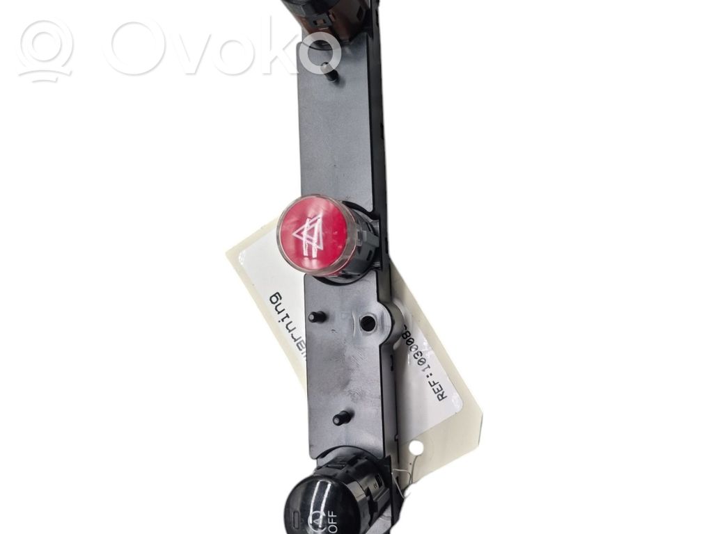 Fiat 500X Hazard light switch 