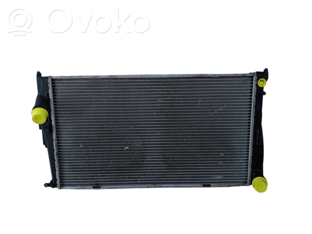 BMW 1 E81 E87 Aušinimo skysčio radiatorius 