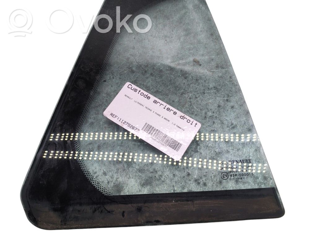 Ventanilla de ventilación de la puerta trasera   822200012R
