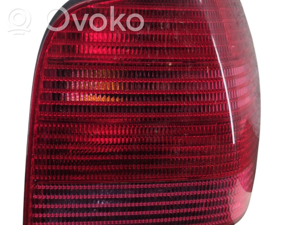 Volkswagen Polo III 6N 6N2 6NF Lampă spate în caroserie
