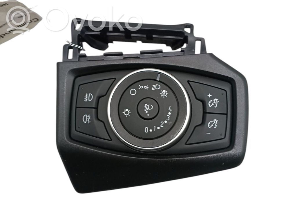 Light switch   2044625