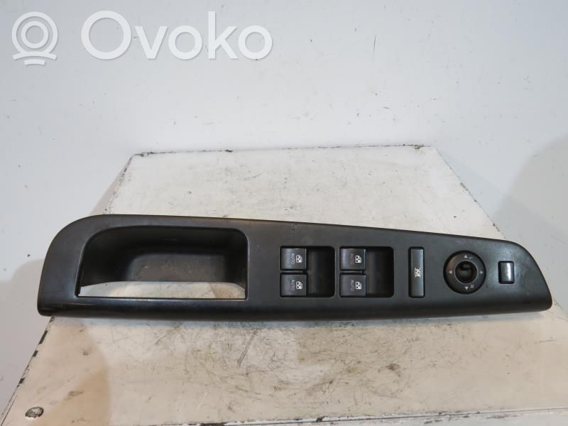 KIA Ceed Interruptor del elevalunas eléctrico 