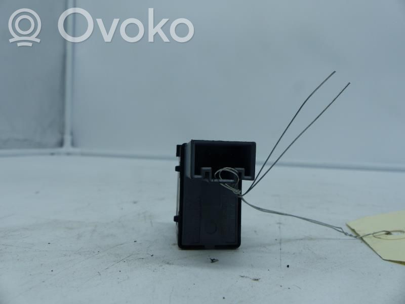 Interruptor del elevalunas eléctrico   7L6959855CREH