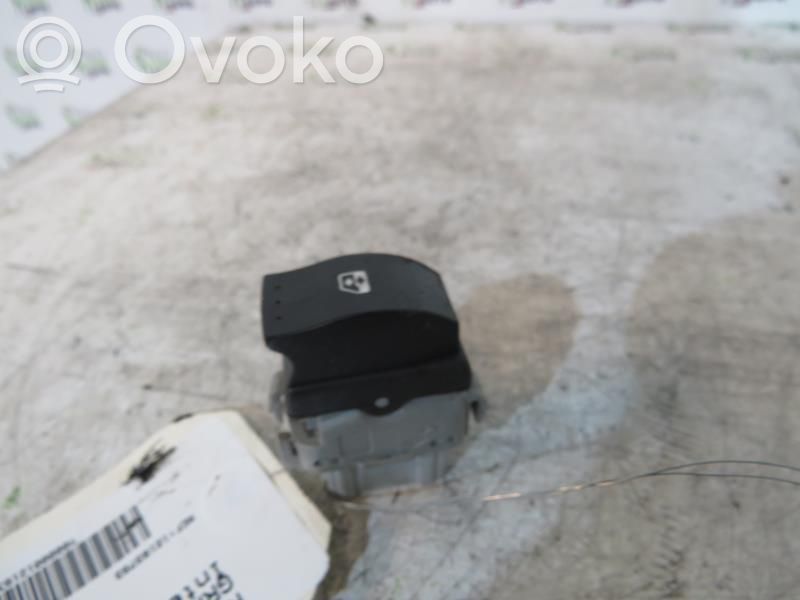 Electric window control switch   8200220508