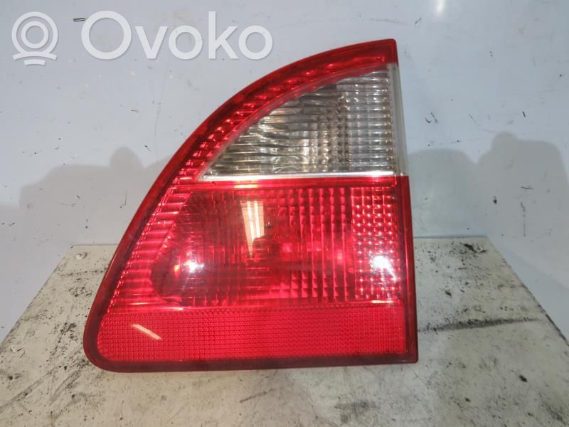 Tailgate rear/tail lights   1108923