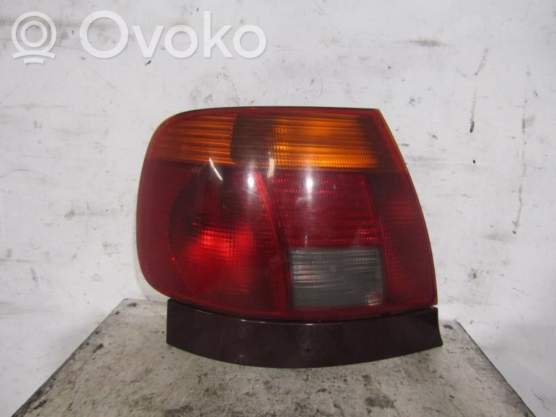 Luz trasera/de freno   8D0945111A