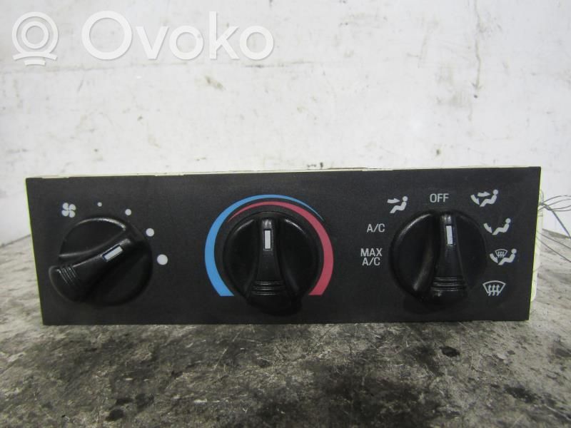 Climate control unit   3995854
