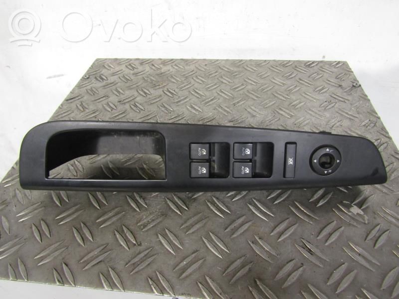 KIA Ceed Interruptor del elevalunas eléctrico 