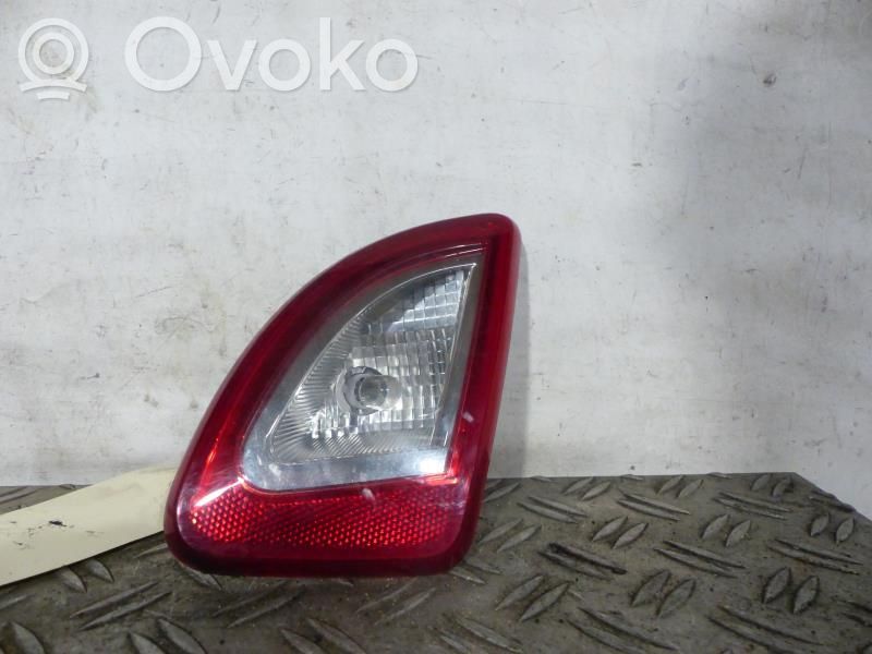 Renault Twingo II Lampă spate în capacul portbagajului