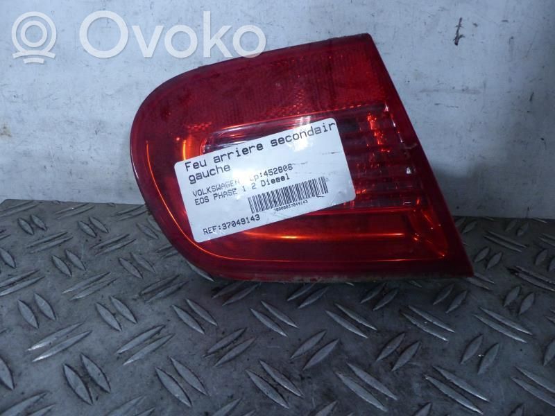 Tailgate rear/tail lights   1Q0945093