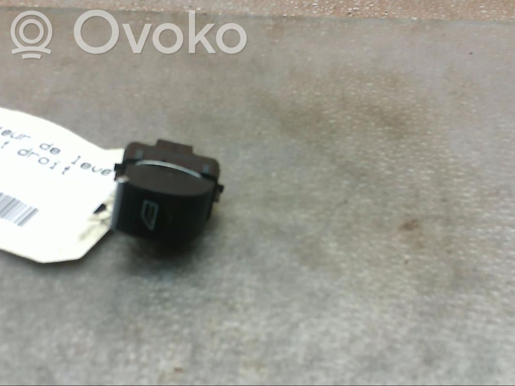Electric window control switch   1850432